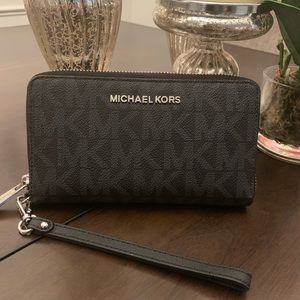 Michael Kors Wristlet